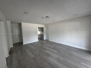 5373 NE 3rd Ter. in Fort Lauderdale, FL - Building Photo - Building Photo