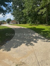 390 E Noel Dr in Cadiz, KY - Building Photo - Building Photo