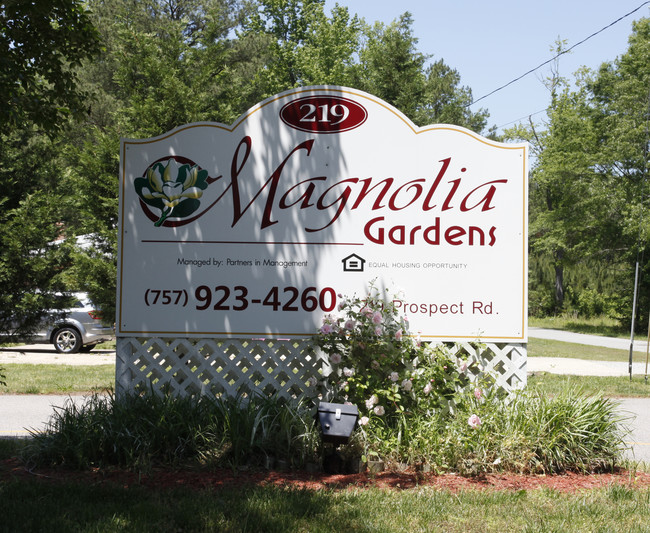 Magnolia Gardens in Suffolk, VA - Building Photo - Building Photo