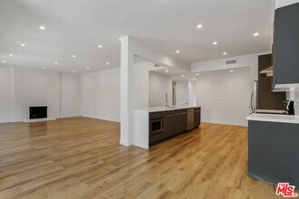 12320 Montana Ave in Los Angeles, CA - Building Photo - Building Photo