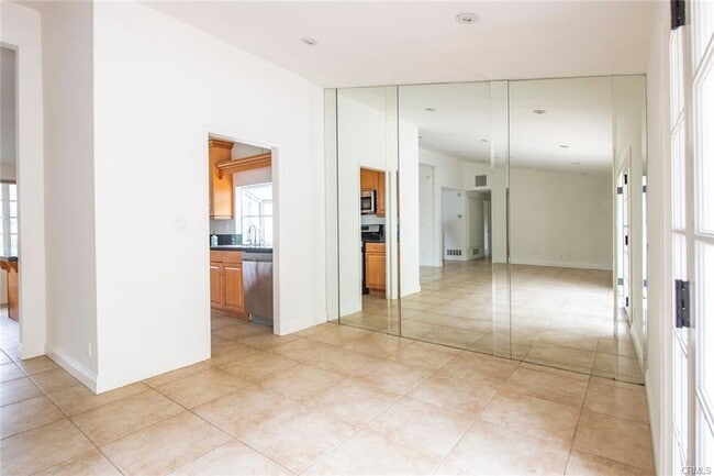 20546 Miranda Pl in Los Angeles, CA - Building Photo - Building Photo