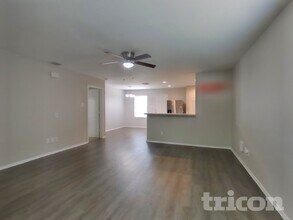7618 Crestway Ridge in San Antonio, TX - Building Photo - Building Photo