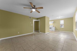 1000 Transmitter Rd in Panama City, FL - Building Photo - Interior Photo