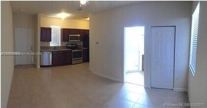 17083 SW 96th St in Miami, FL - Building Photo - Building Photo
