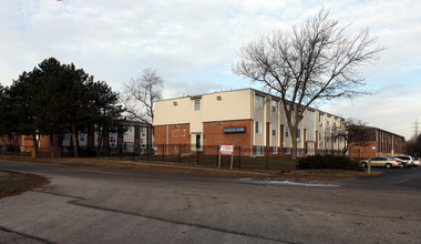 Suder Point in Toledo, OH - Building Photo - Building Photo