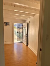 7231 Vanalden Ave, Unit 7231 Vanalden in Reseda, CA - Building Photo - Building Photo