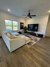 10 Oak Tree Ln in Freeport, FL - Building Photo - Building Photo