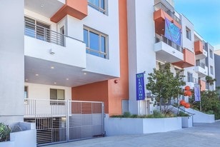 Woodley Sara Apartments