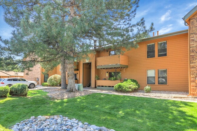3325 S Ammons St in Lakewood, CO - Building Photo - Building Photo