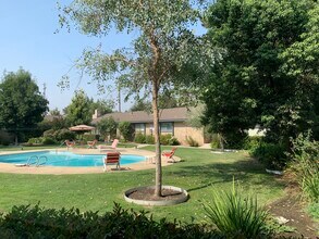 45 E Santa Ana Ave in Fresno, CA - Building Photo - Building Photo