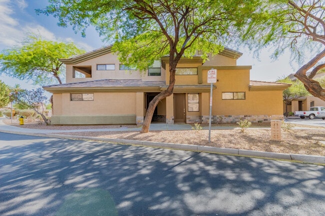 705 W Queen Creek Rd