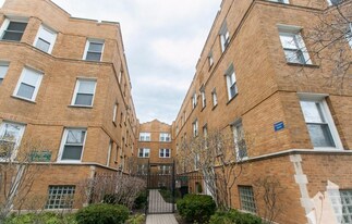 628 W Roscoe St, Unit 628-1N in Chicago, IL - Building Photo