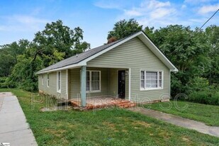 249 E Hampton Ave in Spartanburg, SC - Building Photo
