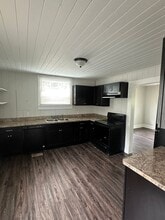 6015 Mitchell St in Flowery Branch, GA - Building Photo - Building Photo