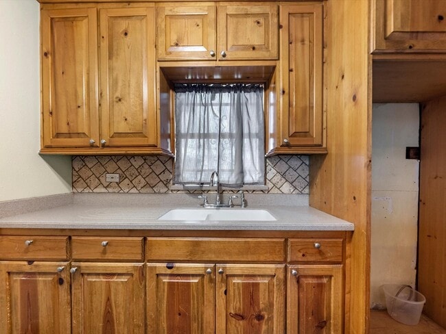 property at 1211 Bigelow St