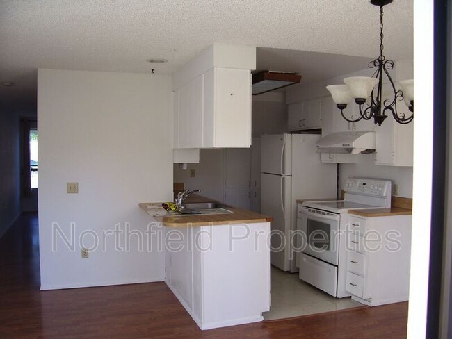 7810 196th St SW-Unit -Unit A-7 in Edmonds, WA - Foto de edificio - Building Photo