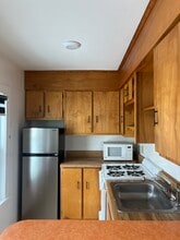 26 Pleasant St, Unit 1 bedroom 1 bath in Great Barrington, MA - Building Photo - Building Photo