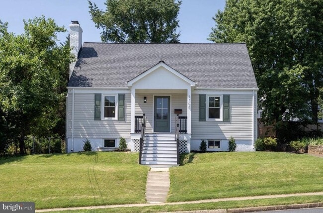 property at 2108 S Dinwiddie St