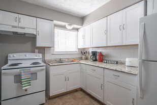 Riverbend- Furnished and All Bills Paid! in Orange, TX - Building Photo