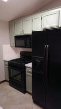 1322 SW 95th St in Oklahoma City, OK - Foto de edificio - Building Photo