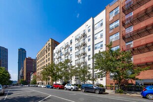 235 W 70th St in New York, NY - Building Photo