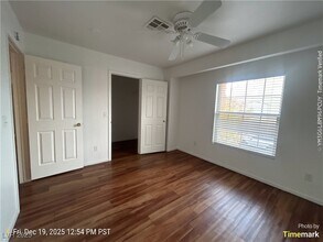 8461 Blazing Sun Ave in Las Vegas, NV - Building Photo - Building Photo