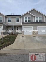 330 N 6th Terrace in Louisburg, KS - Building Photo