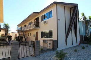 1010 E 32nd St, Unit B in Signal Hill, CA - Building Photo