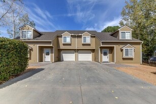 9100 E Lakeshore Dr in Prescott Valley, AZ - Building Photo