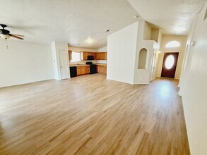 691 Purple Aster Ave SW in Los Lunas, NM - Building Photo - Building Photo