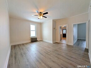 516 Main St in New Hartford, CT - Building Photo - Building Photo