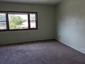 1 1st St SE in Oelwein, IA - Building Photo - Building Photo