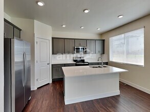 3994 Wyedale Way in Colorado Springs, CO - Foto de edificio - Building Photo