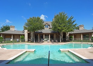 Rush Creek in Arlington, TX - Building Photo - Building Photo