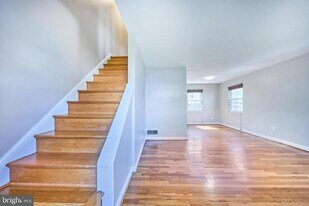 2319 Riverview Terrace in Alexandria, VA - Building Photo