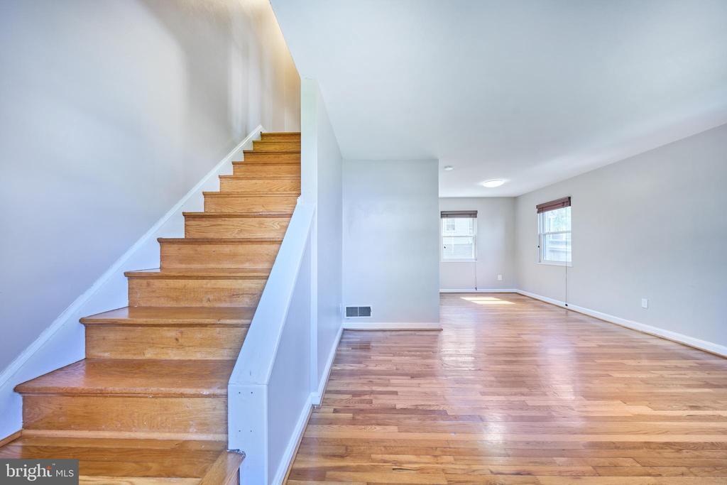 2319 Riverview Terrace in Alexandria, VA - Building Photo