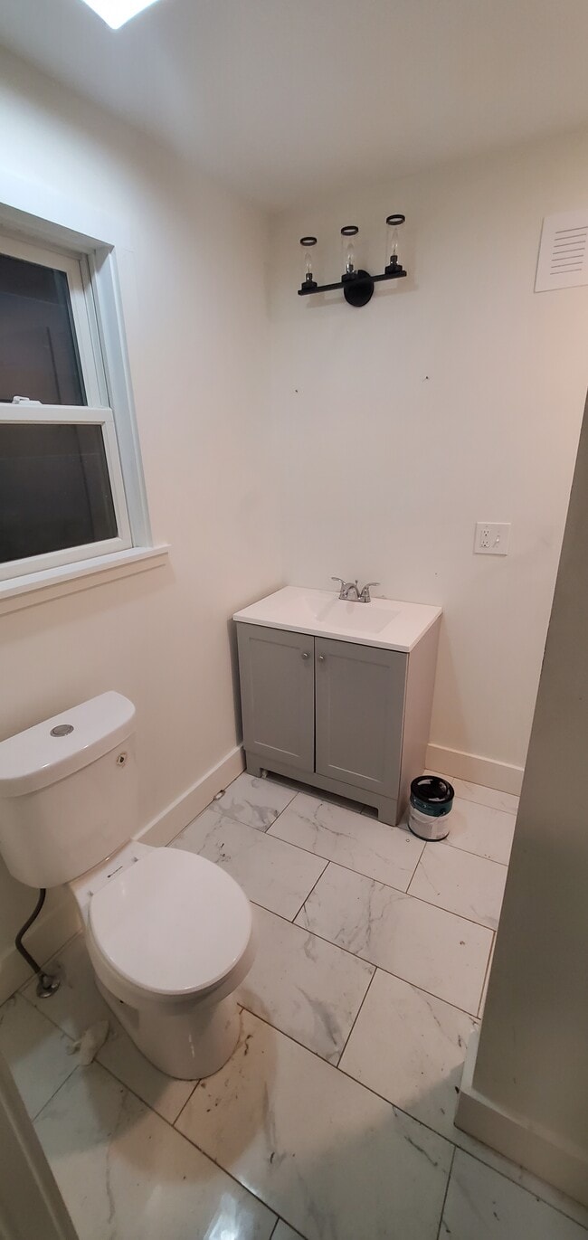 51 Bowling Ln, Unit 51 bowling lane in Bradford, RI - Building Photo - Building Photo