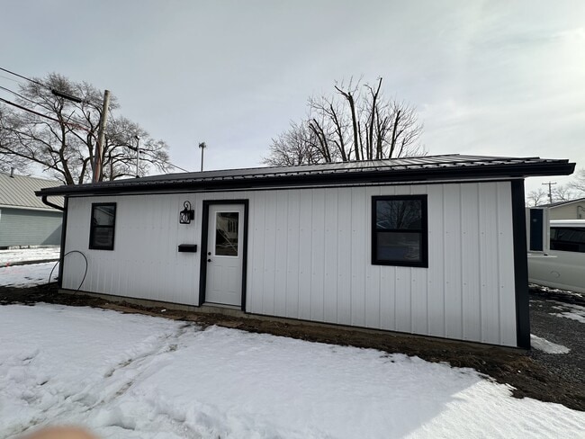 property at 406 E Sycamore St