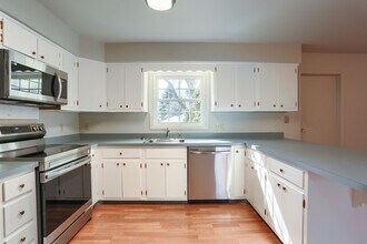 332 Deerfield Rd in Camp Hill, PA - Building Photo - Building Photo