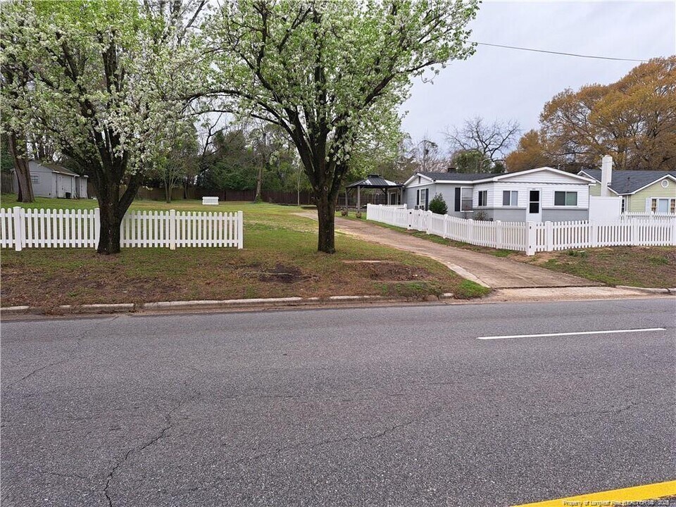 1508 Gillespie St in Fayetteville, NC - Building Photo