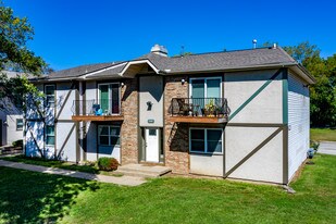 The Greens Apartments in Kansas City, MO - Building Photo