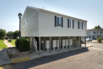 Harbor Square Apartments in Portsmouth, VA - Foto de edificio - Building Photo