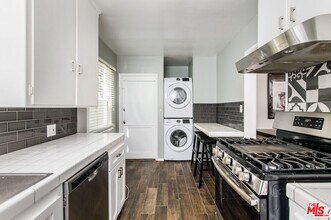 2115 Ocean Park Blvd in Santa Monica, CA - Building Photo - Building Photo