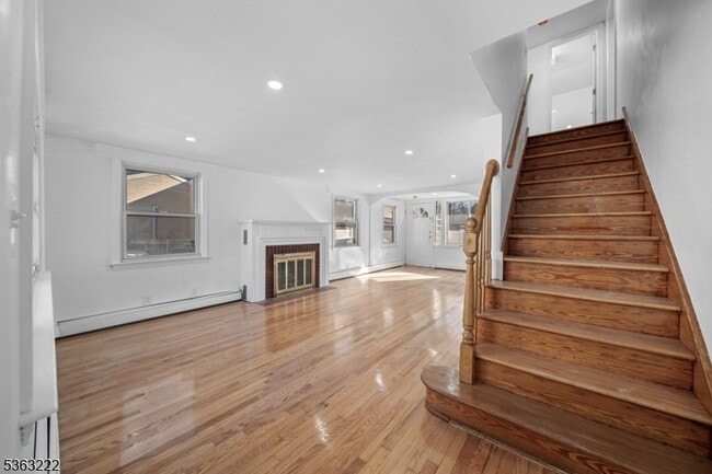 7 Weaver St in Little Falls, NJ - Building Photo - Building Photo