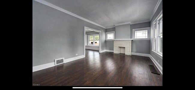 2112 Wascana Ave in Lakewood, OH - Foto de edificio - Building Photo