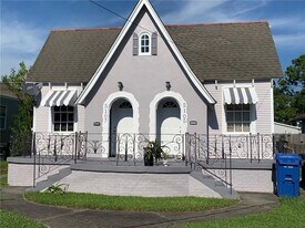 5105 Baccich St in New Orleans, LA - Building Photo
