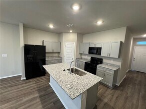 6505 NW Vandergriff St in Bentonville, AR - Building Photo - Building Photo