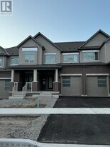 75 Sagewood Ave in Barrie, ON - Building Photo