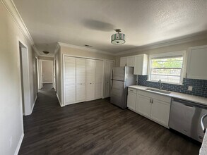 1389 Salina St SE in Palm Bay, FL - Building Photo - Building Photo