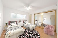 8335 W Manchester Ave, Unit B in Venice, CA - Foto de edificio - Building Photo